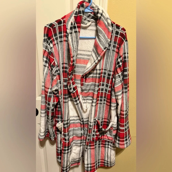 Mythology White Red Black Plaid Robe (Missing Belt) Sz One Size Fits Most - Picture 1 of 10